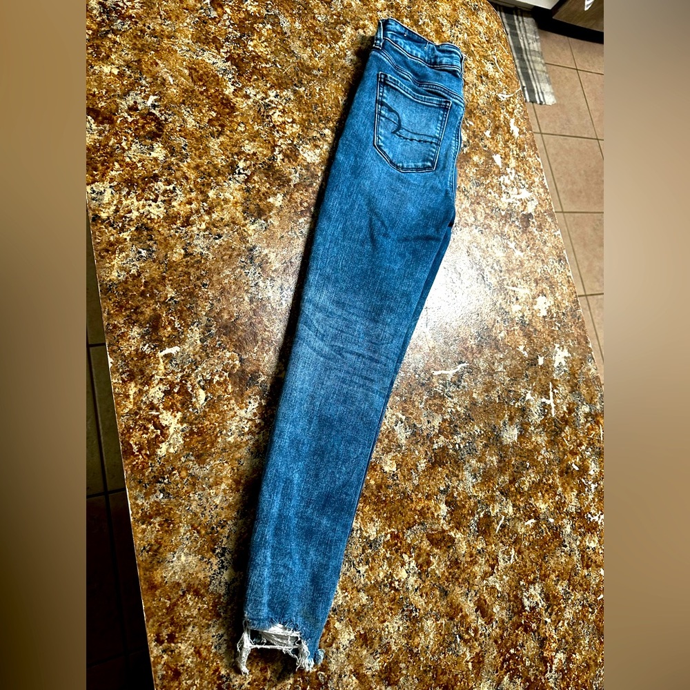 American Eagle Size 4 Skinny Jeans (Next Level Stretch)